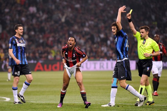  米兰德比,争议判罚引爆舆论  